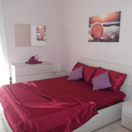 Attico Trilocale Con Solarium A Borghetto Santo Spirito Apartment Luaran gambar