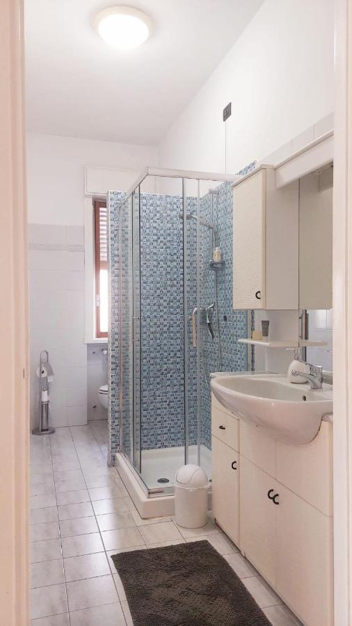 Attico Trilocale Con Solarium A Borghetto Santo Spirito Apartment Luaran gambar