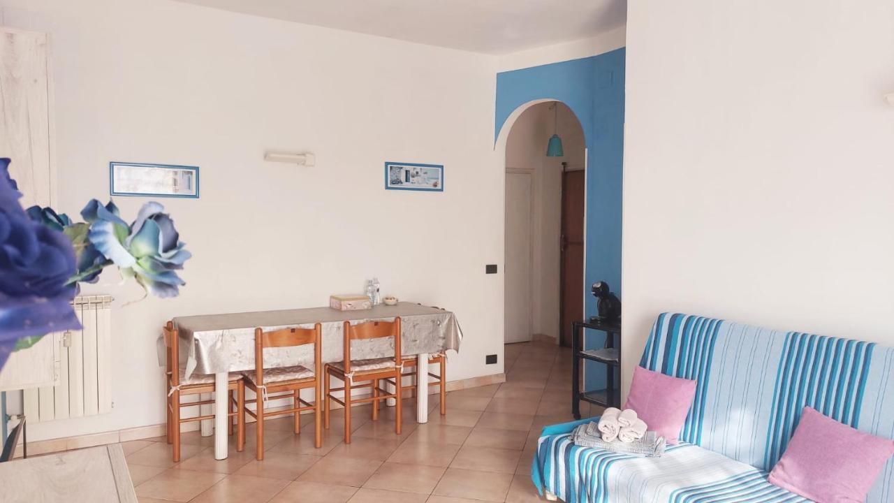 Attico Trilocale Con Solarium A Borghetto Santo Spirito Apartment Luaran gambar