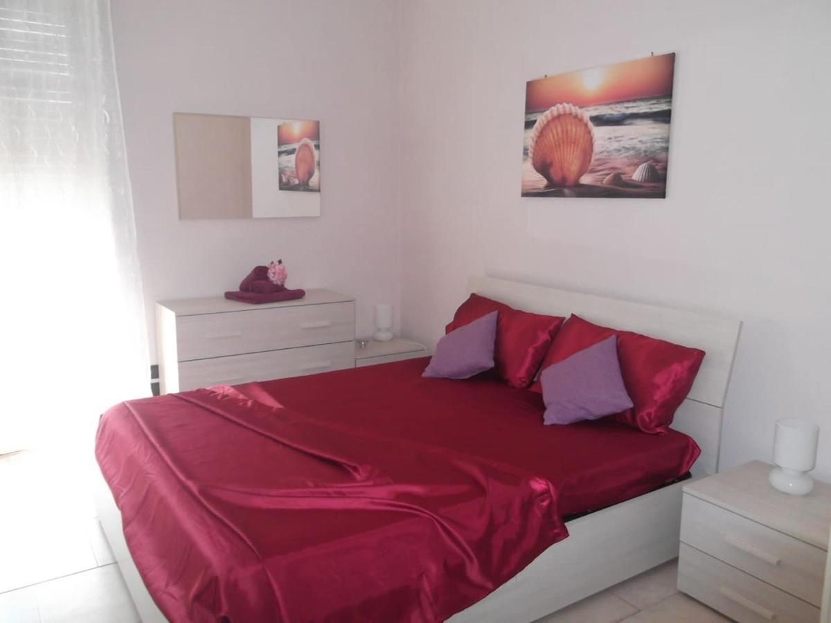 Attico Trilocale Con Solarium A Borghetto Santo Spirito Apartment Luaran gambar